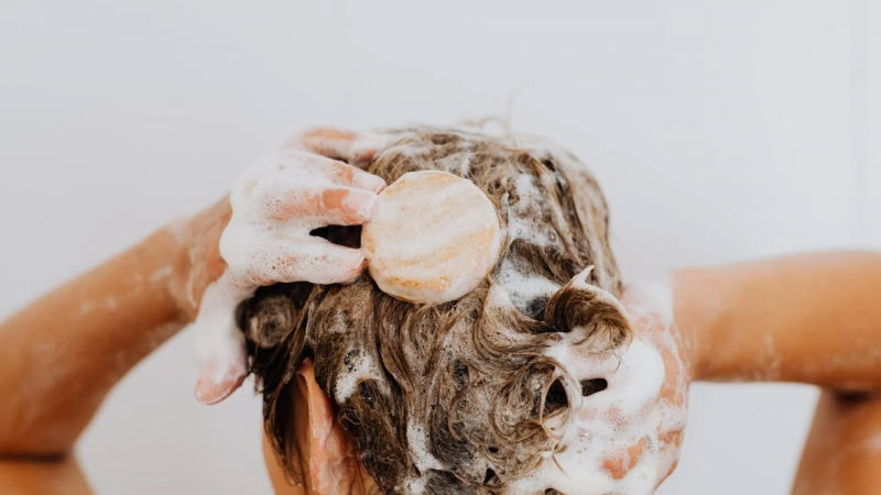 Günlük Şampuan Seçimi: Hassas Saç Derisi İçin En Doğru Rehber