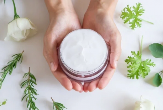 Cildinizin Yeni Favorisi: Doğal Nemlendiricilerin Şaşırtıcı Faydaları