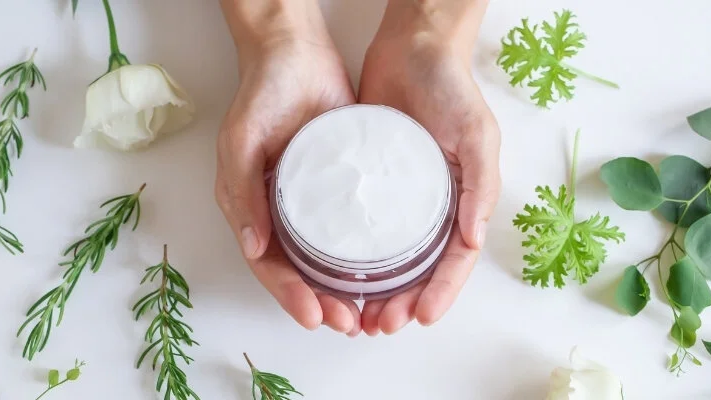 Cildinizin Yeni Favorisi: Doğal Nemlendiricilerin Şaşırtıcı Faydaları